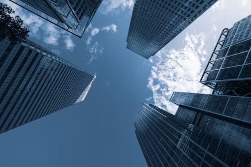 Looking up at Canary Wharf skyscrapers